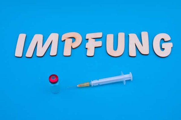 Quelle est la procédure pour une PME souhaitant mettre en place un régime de complémentaire santé obligatoire?